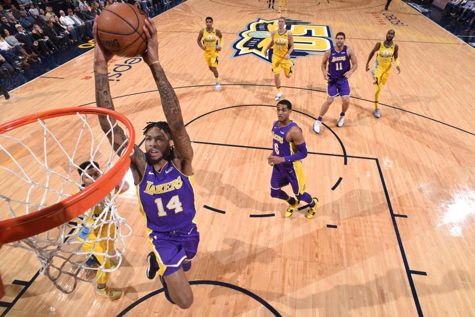 都呈现出更 都呈现出更