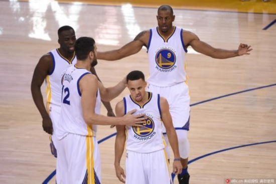 多米尼克 多米尼克