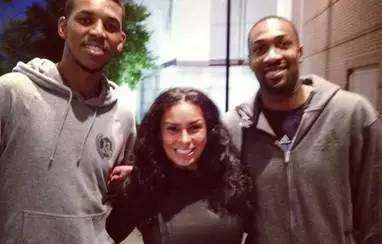 解说席与分 解说席与分